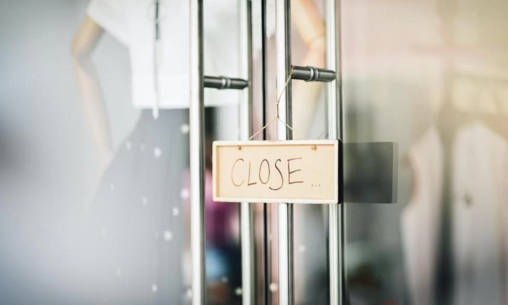 Βαλτώνουν οι μικρομεσαίες επιχειρήσεις: Φόβοι για 10.000 λουκέτα